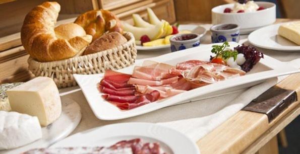Familienhotel Alpina Breíl Εξωτερικό φωτογραφία