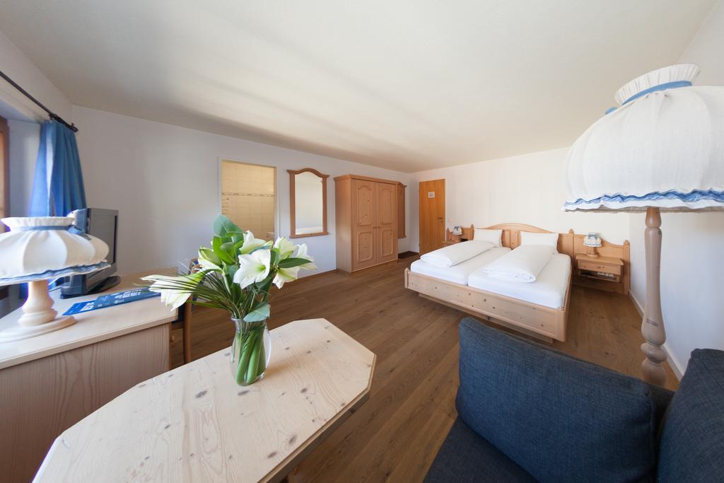 Familienhotel Alpina Breíl Εξωτερικό φωτογραφία
